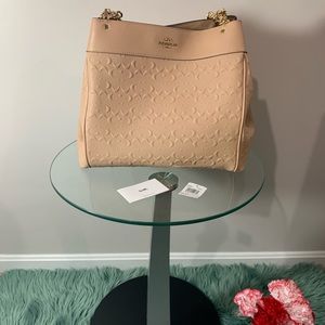 NWOT Coach lexy shoulder bag in signature leather